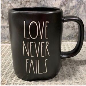 NWT Rae Dunn LOVE NEVER FAILS Mug